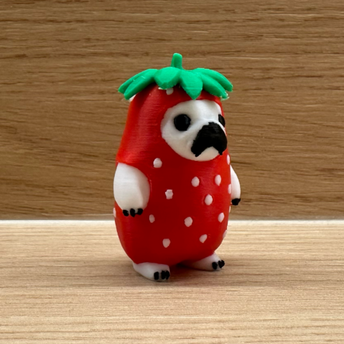 Pies w kostiumie truskawki – figurka 3D, ozdoba biurka, prezent
