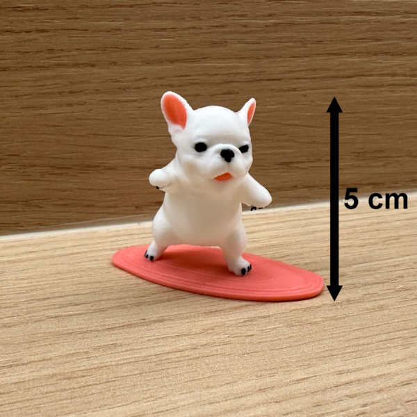 porównanie Pies surfer na desce – figurka 3D, pibble, ozdoba biurka, prezent